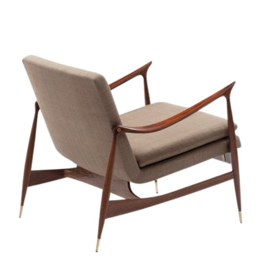 Mid-century modern accent chair with walnut wood frame and white cushions by Mahogni