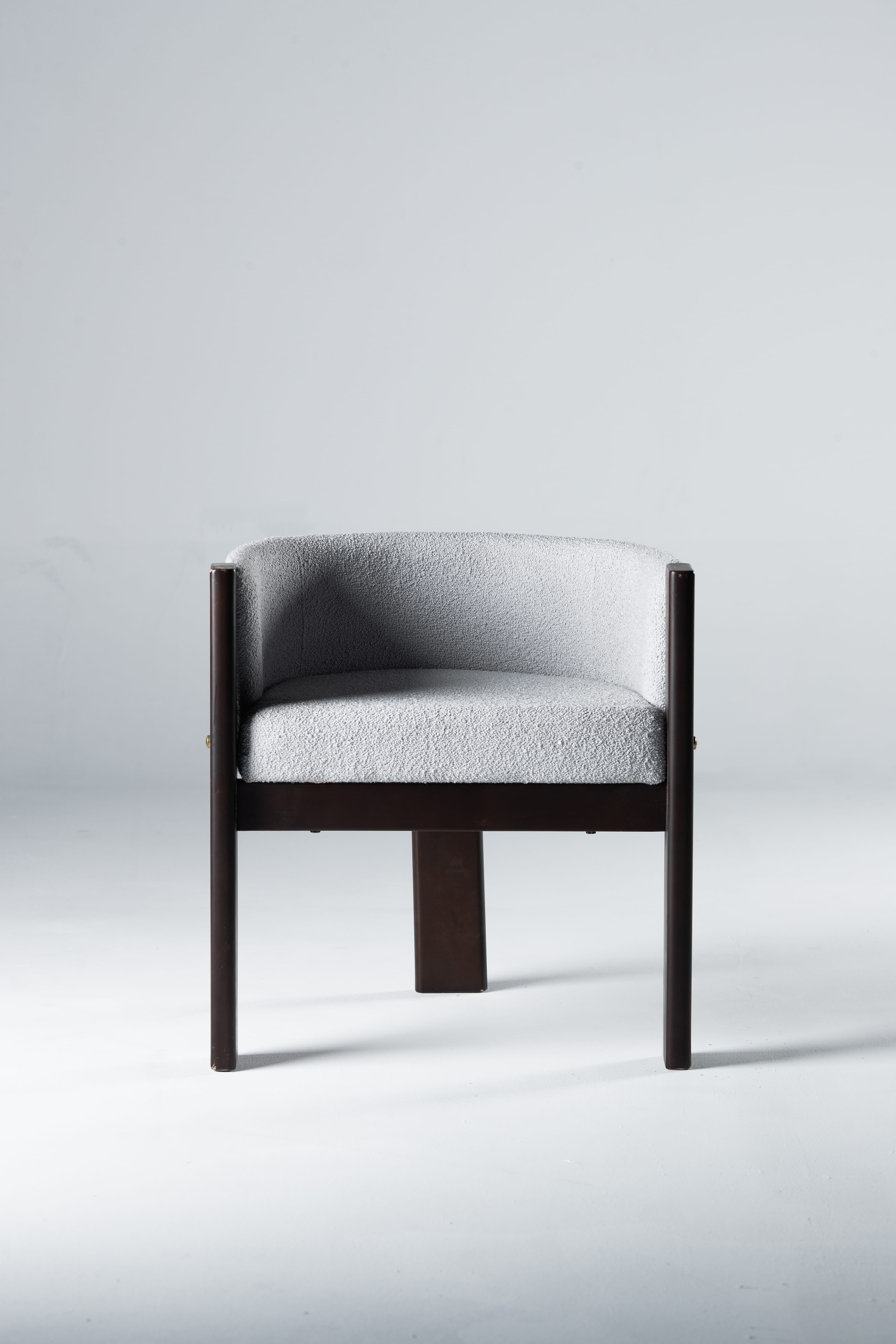 Amara Chair