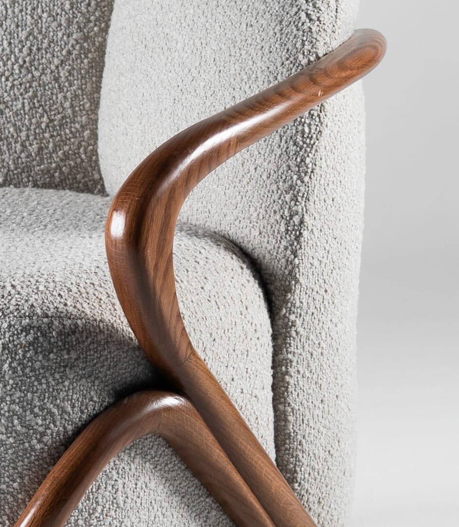 Lopra Chair - Light Gray Bouclé Armchair with Curved Dark Wood Frame | Mahogni
