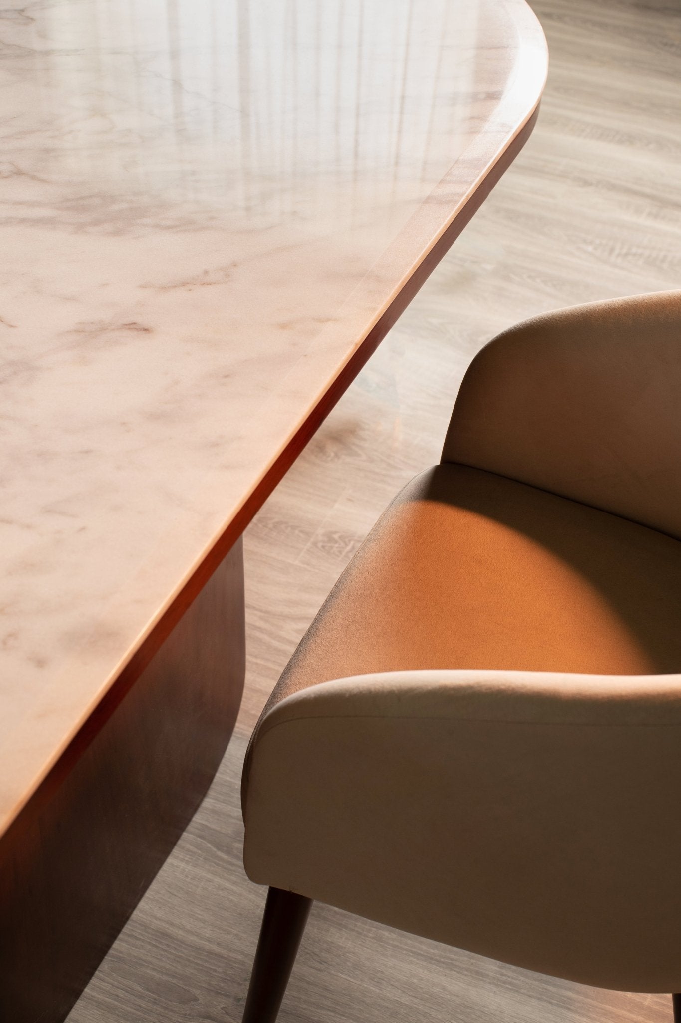 Aro Dining Room Set - Pre Order - Mahogni