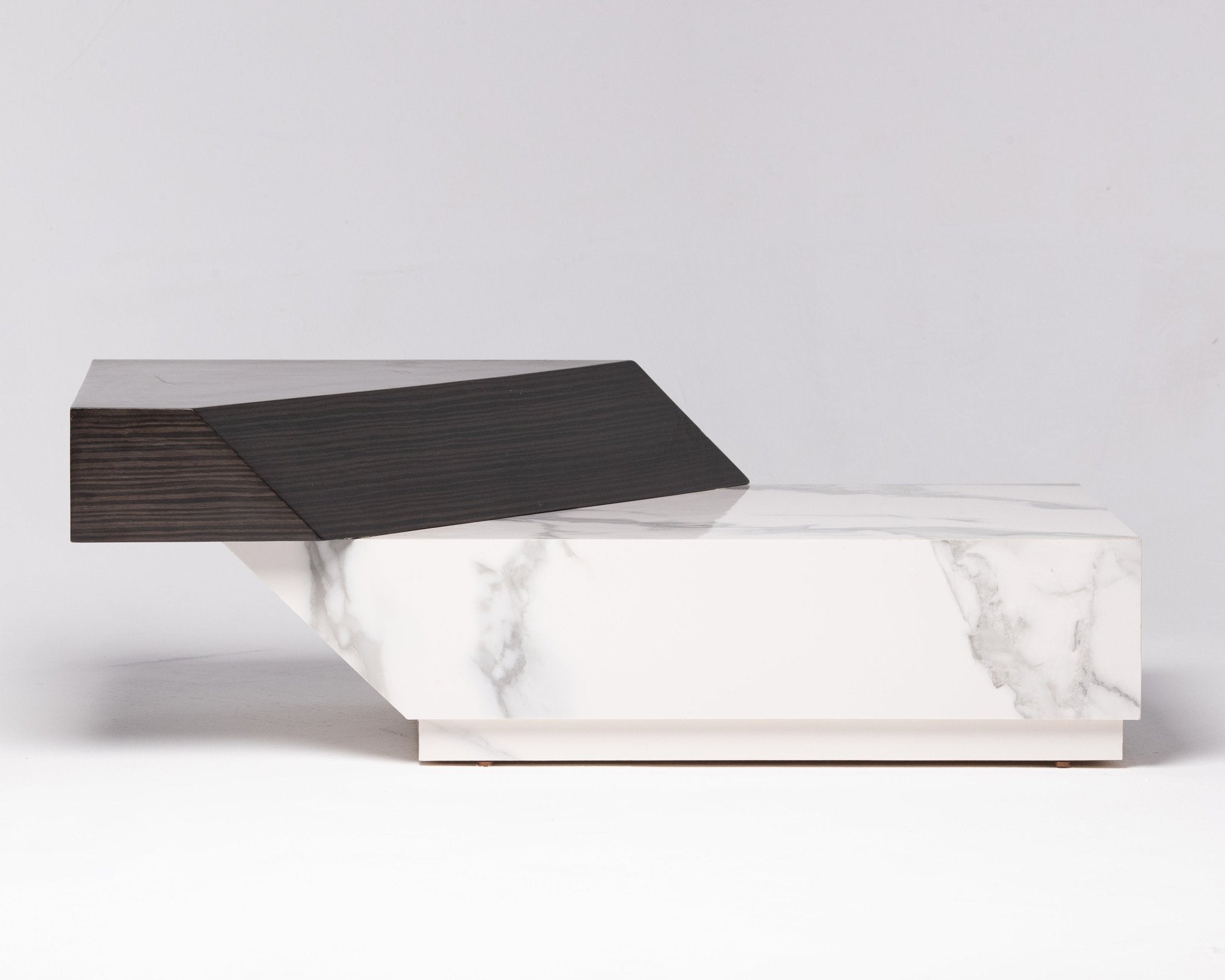 Wedge Table - Mahogni