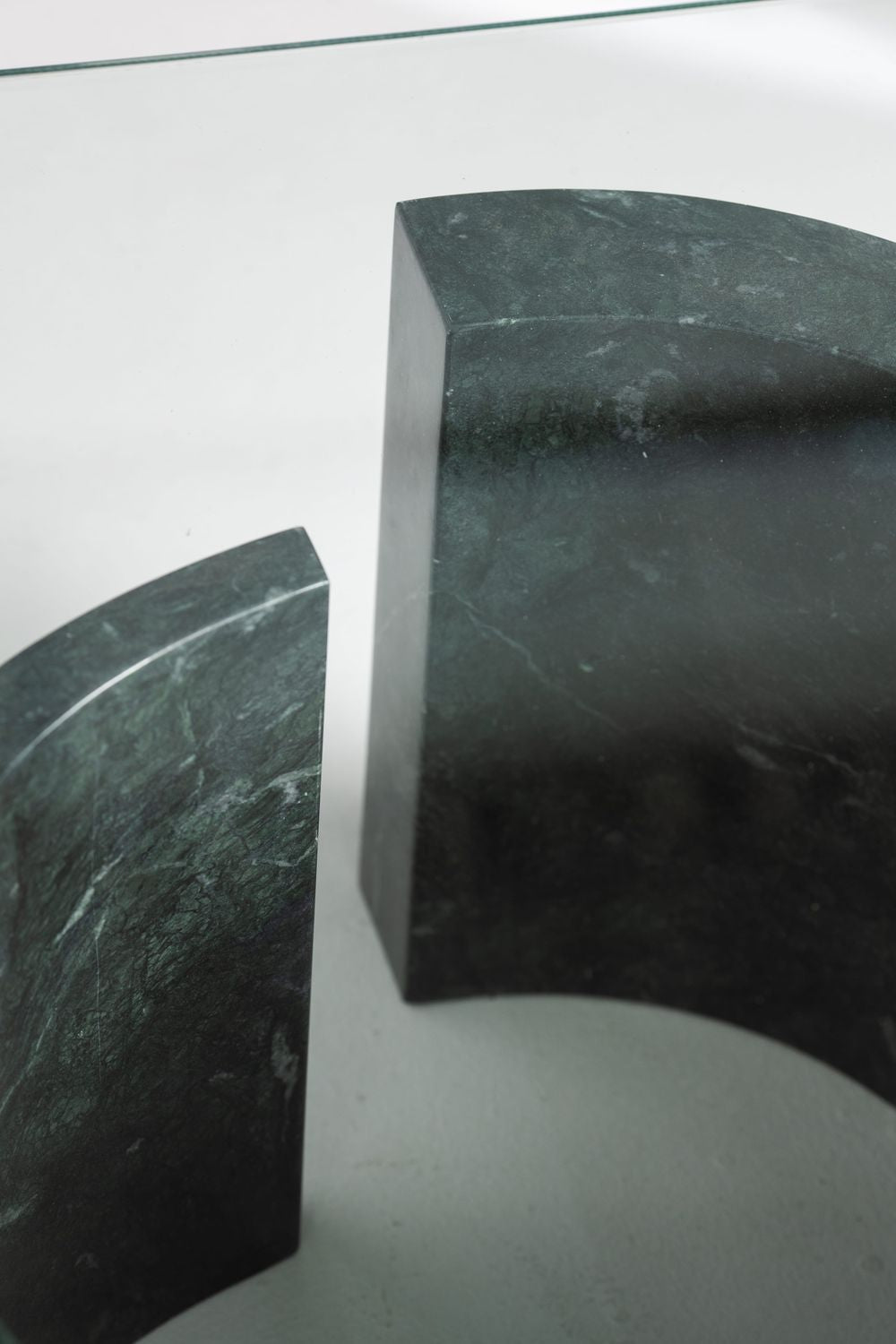 Lyra Table - Mahogni