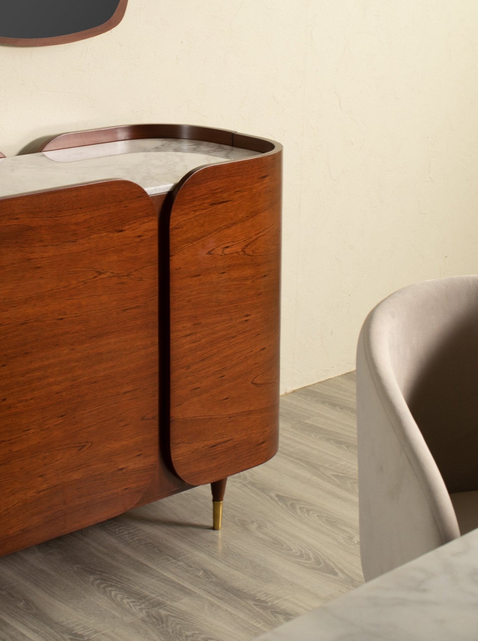 Aro Dining Room Set - Pre Order - Mahogni