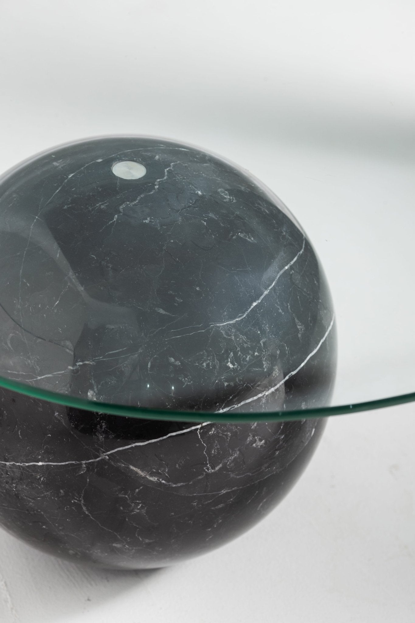 Pilar Modern Coffee Table with Black Marble Sphere and Glass Top - Mahogni Furniture