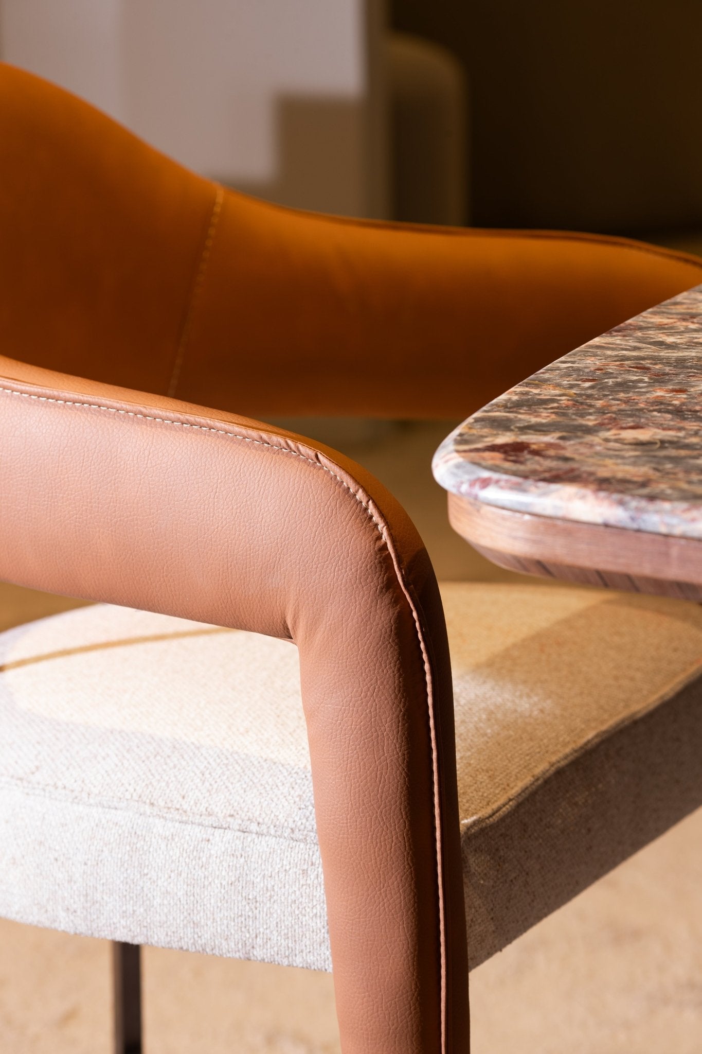 Earth Dining Room Set - Pre Order - Mahogni