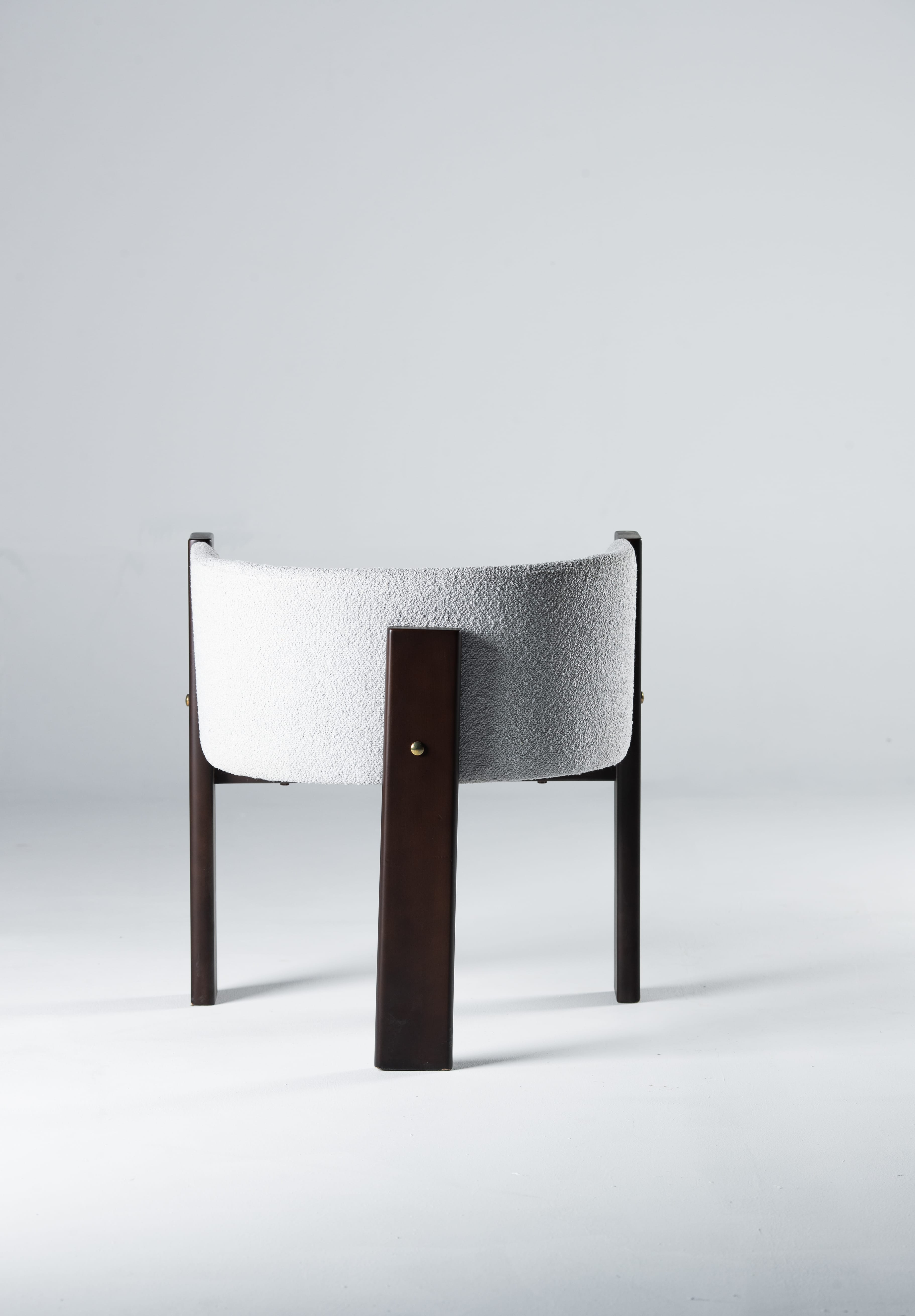 Amara Chair