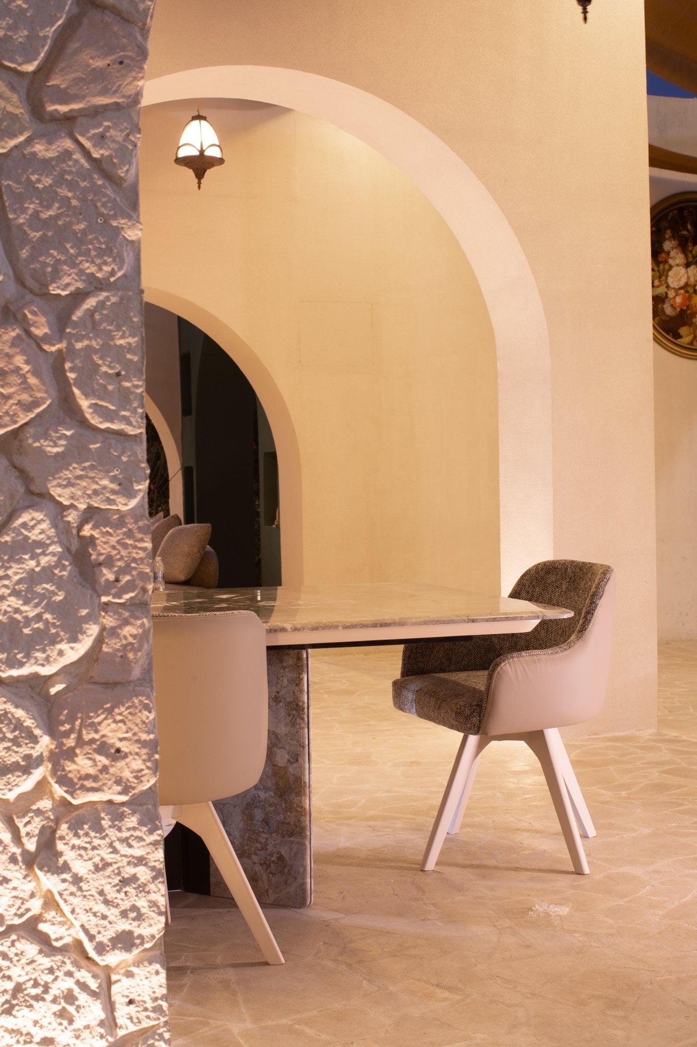 Glam Marble Dining Table with Bucket Style Chairs - Mahogni Furniture.