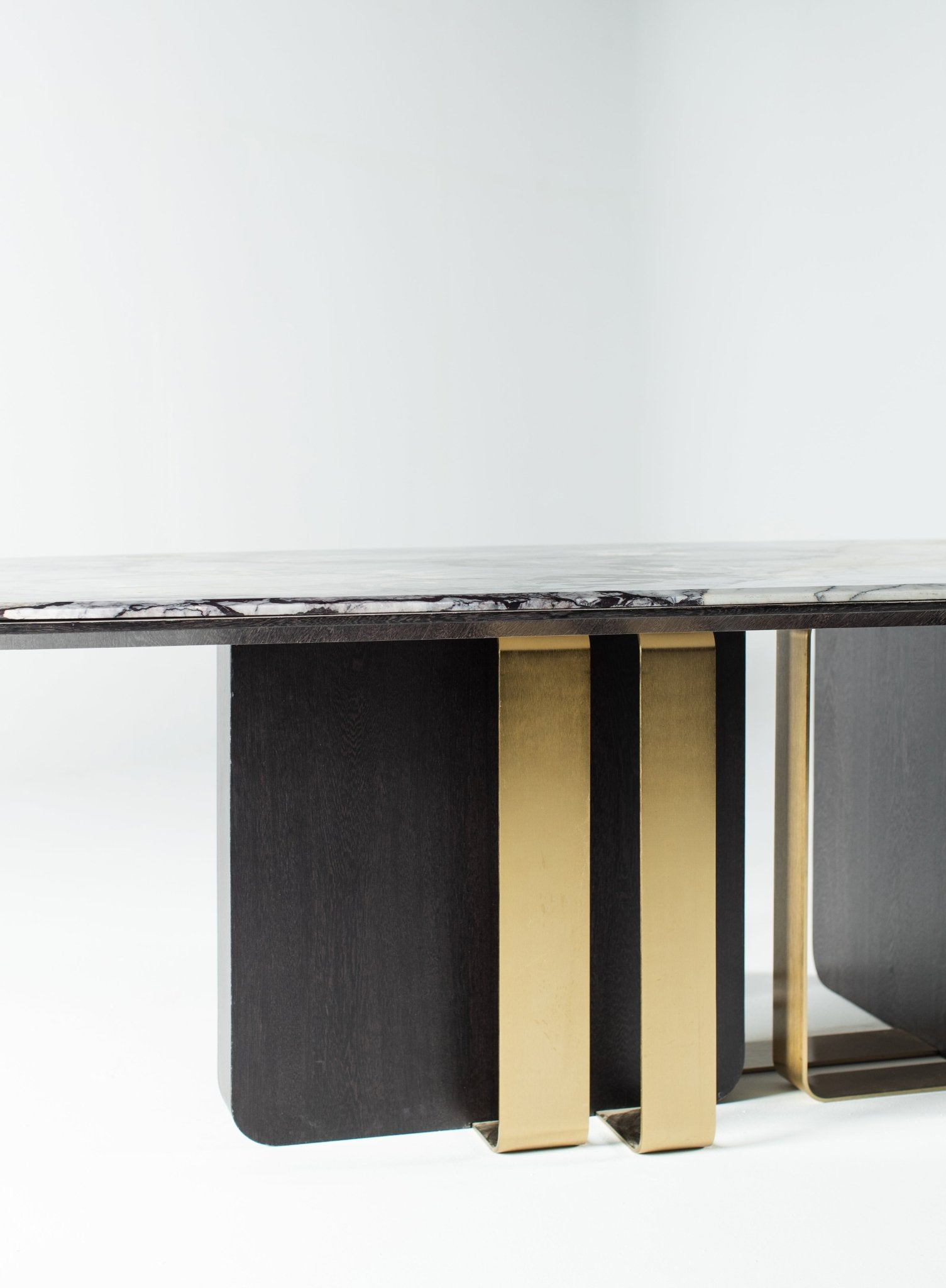 Kavar Dining Room - Mahogni