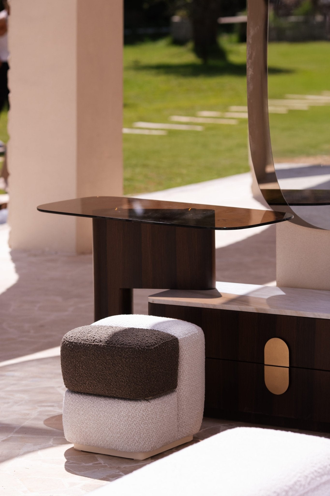 Serene Bedroom - Mahogni