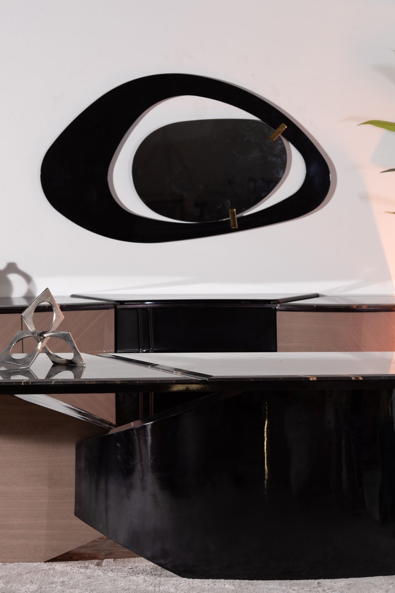 Black Eye Dining Room - Pre Order - Mahogni