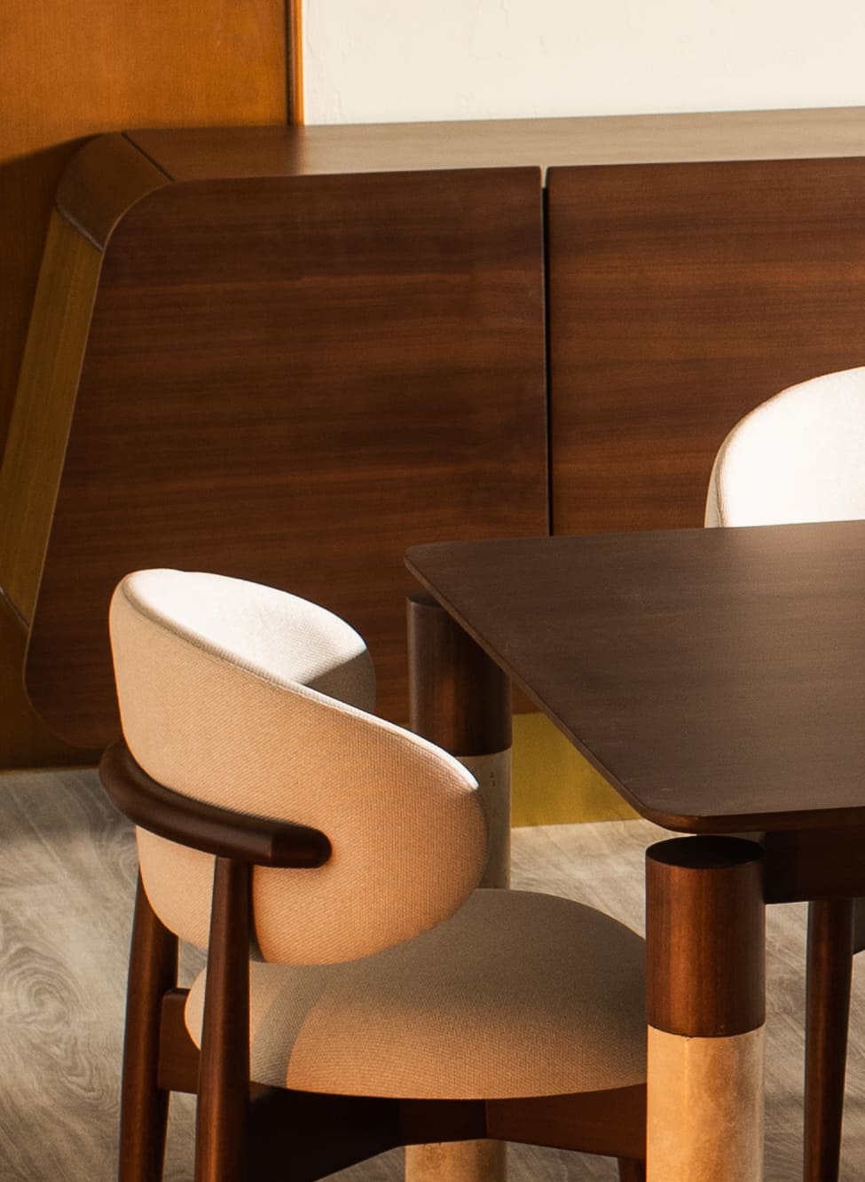 Aro Dining Room Set - Mahogni