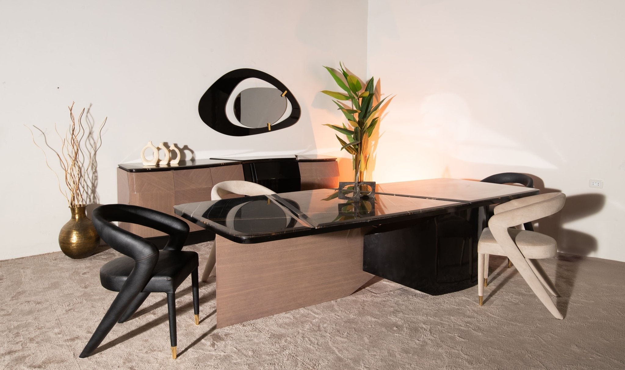 Black Eye Dining Room - Pre Order - Mahogni