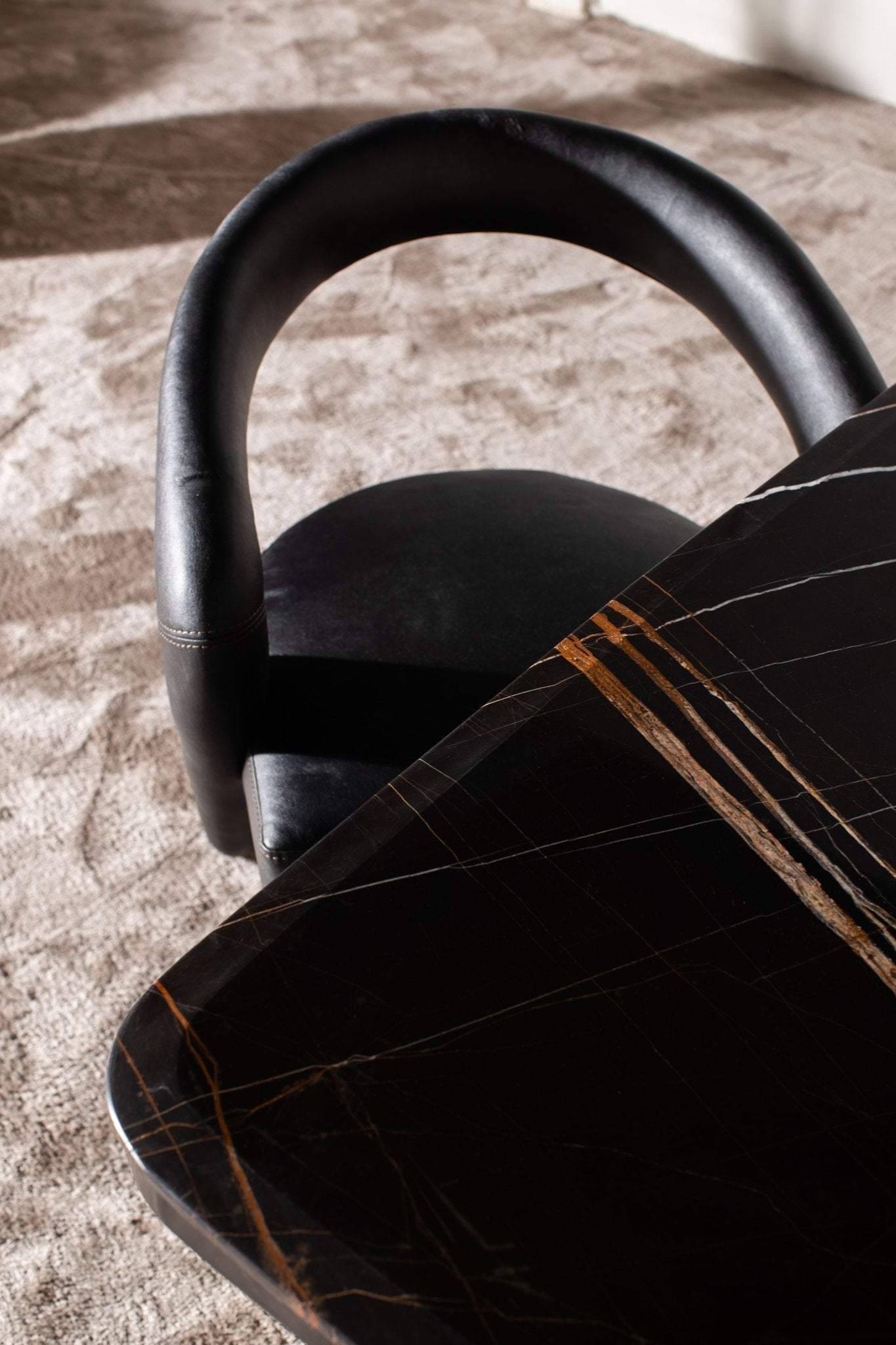 Black Eye Dining Room - Pre Order - Mahogni