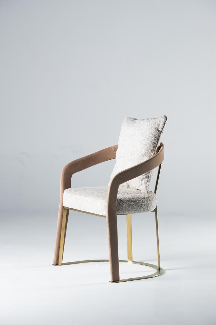 Luxury cream velvet dining chair with minimalist gold frame - Aria Chair by Mahogni
