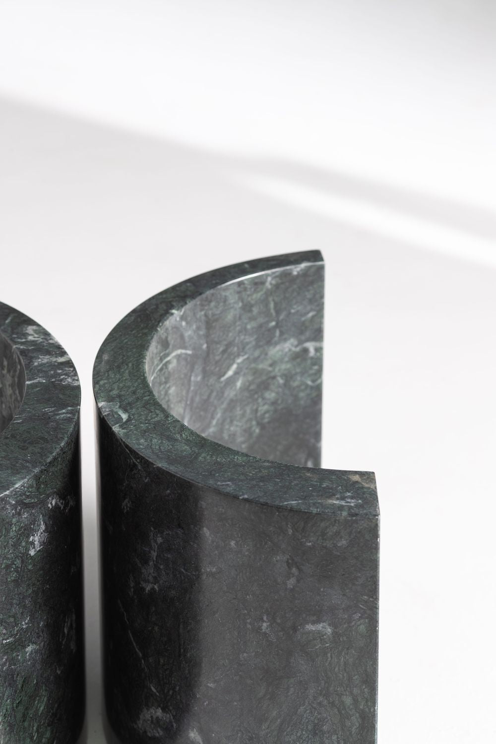 Lyra Table - Mahogni