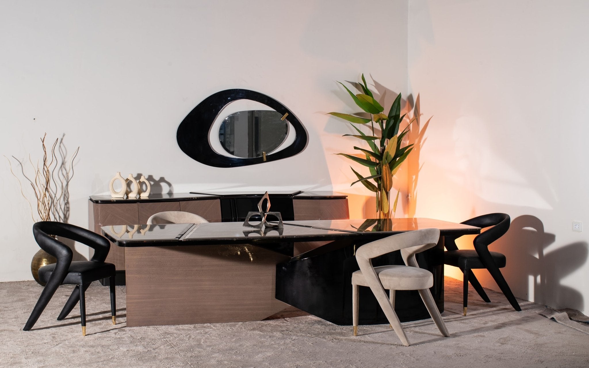 Black Eye Dining Room - Pre Order - Mahogni