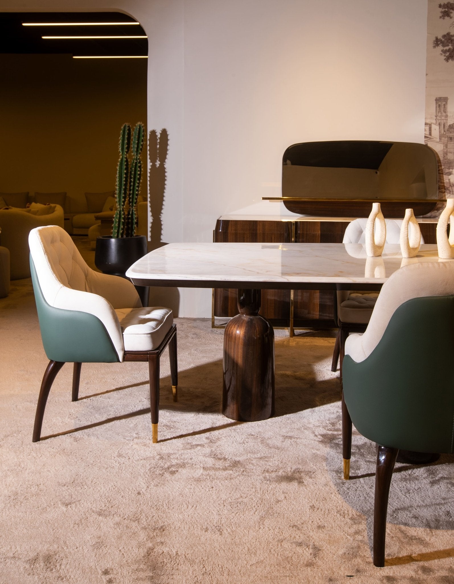 Greeno Dining Room Set - Mahogni